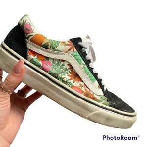 Vans Low Top Colorful Flower/Plant Women’s Size 8